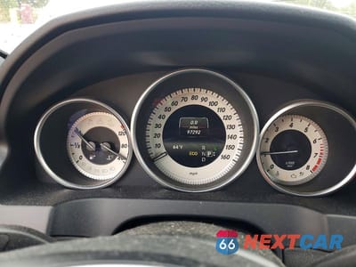 Zdjęcie 9 z 12 samochodu: 2014 MERCEDES-BENZ E 550 VIN:WDDKK7DF7EF223947 - miniatura