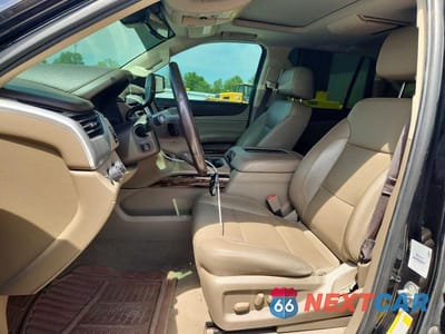 Zdjęcie 7 z 13 samochodu: 2020 GMC YUKON SLT VIN:1GKS2BKC0LR270873 - miniatura