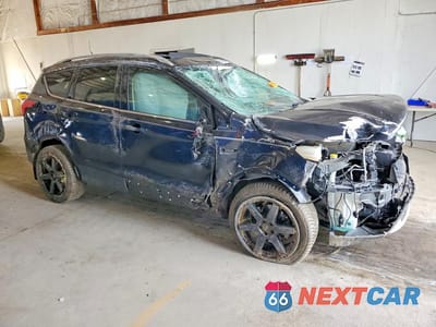 Czwarte zdjęcie samochodu z boku: 2019 FORD ESCAPE TITANIUM VIN:1FMCU9J93KUA99312 - miniatura