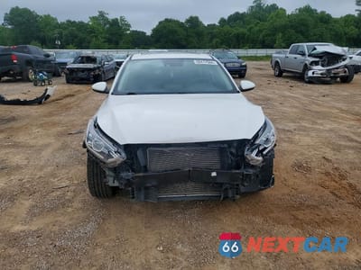 Piąte zdjęcie samochodu w środku: 2019 KIA FORTE S VIN:3KPF34AD9KE107021 - miniatura