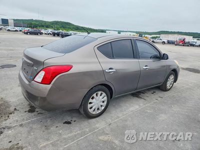 Trzecie zdjęcie samochodu z tyłu: 2012 NISSAN VERSA 1.6 S VIN:3N1CN7AP1CL822741 - miniatura