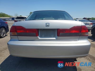 Zdjęcie 6 z 13 samochodu: 2001 HONDA ACCORD LX VIN:1HGCG66501A021149 - miniatura