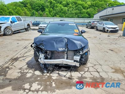 Piąte zdjęcie samochodu w środku: 2024 KIA K5 GT LINE VIN:5XXG64J29RG243712 - miniatura