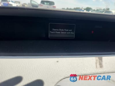 Zdjęcie 9 z 12 samochodu: 2017 TOYOTA PRIUS THREE VIN:JTDKARFU7H3544395 - miniatura