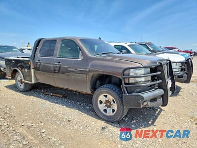 Czwarte zdjęcie samochodu z boku: 2008 CHEVROLET SILVERADO K2500 HEAVY DUTY VIN:1GCHK23698F140405 - miniatura