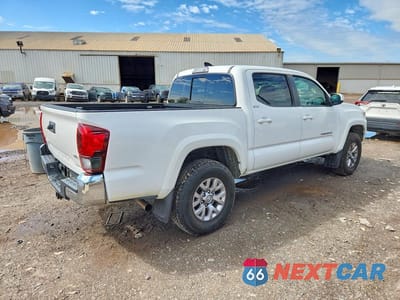 Trzecie zdjęcie samochodu z tyłu: 2018 TOYOTA TACOMA SR5 V6 VIN:5TFCZ5AN4JX129331 - miniatura