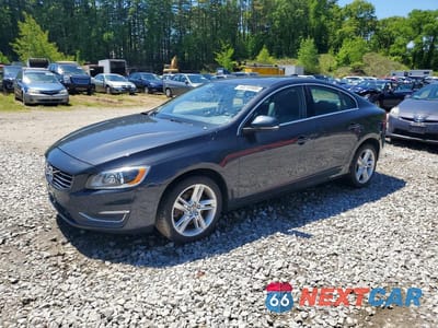 2015 VOLVO S60 PLATINUM YV1612TM4F1348527 - główne zdjęcie licytacji z USA - miniatura