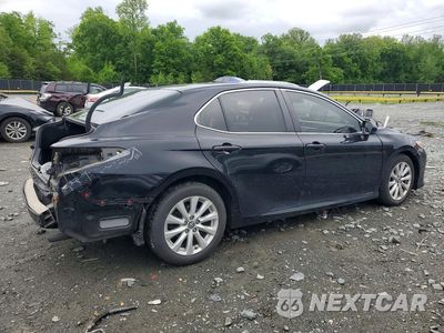 Trzecie zdjęcie samochodu z tyłu: 2018 TOYOTA CAMRY LE VIN:4T1B11HK0JU571012 - miniatura