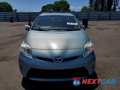 Piąte zdjęcie samochodu w środku: 2013 TOYOTA PRIUS THREE VIN:JTDKN3DU9D1733866 - miniatura