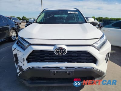 Piąte zdjęcie samochodu w środku: 2022 TOYOTA RAV4 XLE VIN:2T3W1RFV4NW194467 - miniatura