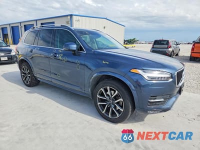 Czwarte zdjęcie samochodu z boku: 2019 VOLVO XC90 T5 MOMENTUM VIN:YV4102PK7K1453808 - miniatura
