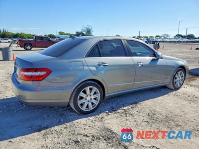 Trzecie zdjęcie samochodu z tyłu: 2013 MERCEDES-BENZ E 350 VIN:WDDHF5KB8DA693077 - miniatura