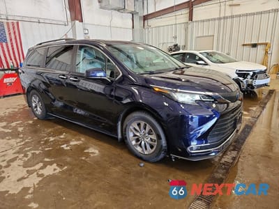 Czwarte zdjęcie samochodu z boku: 2021 TOYOTA SIENNA XLE VIN:5TDYSKFC5MS015011 - miniatura