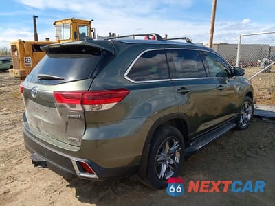Trzecie zdjęcie samochodu z tyłu: 2019 TOYOTA HIGHLANDER HYBRID LIMITED PLATINUM VIN:5TDDGRFH3KS066816 - miniatura