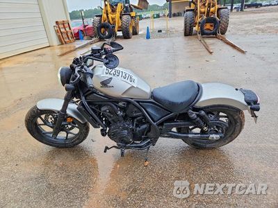 Trzecie zdjęcie samochodu z tyłu: 2026 HONDA CMX1100 A VIN:JH2SC8710TK100371 - miniatura