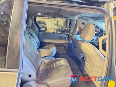 Zdjęcie 11 z 14 samochodu: 2011 TOYOTA SIENNA XLE 8-PASSENGER VIN:5TDYK3DC1BS065734 - miniatura