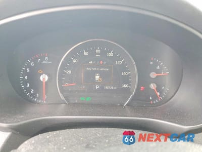 Zdjęcie 9 z 13 samochodu: 2016 KIA SORENTO EX VIN:5XYPHDA53GG159964 - miniatura