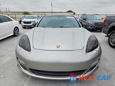 Piąte zdjęcie samochodu w środku: 2012 PORSCHE PANAMERA 2 VIN:WP0AA2A79CL017651 - miniatura