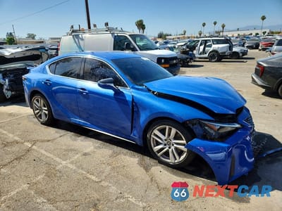 Czwarte zdjęcie samochodu z boku: 2021 LEXUS IS 300 VIN:JTHAA1D28M5116413 - miniatura