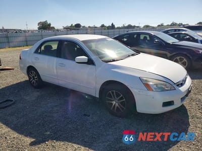 Czwarte zdjęcie samochodu z boku: 2007 HONDA ACCORD LX VIN:JHMCM56407C023049 - miniatura