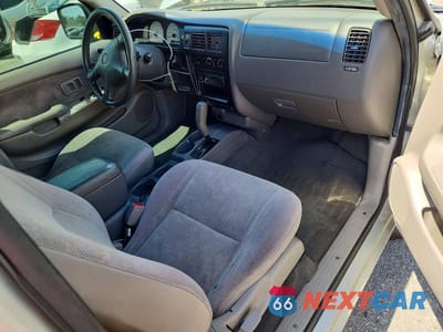 Zdjęcie 8 z 12 samochodu: 2004 TOYOTA TACOMA XTRACAB PRERUNNER VIN:5TESN92N64Z343117 - miniatura