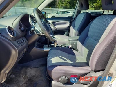 Zdjęcie 7 z 13 samochodu: 2005 TOYOTA RAV4 BASE VIN:JTEHD20V556046163 - miniatura