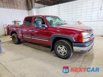 Czwarte zdjęcie samochodu z boku: 2004 CHEVROLET SILVERADO K1500 VIN:2GCEK19T641218344 - miniatura