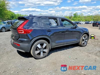 Trzecie zdjęcie samochodu z tyłu: 2022 VOLVO XC40 T5 MOMENTUM VIN:YV4162UKXN2739251 - miniatura