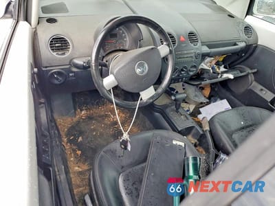 Zdjęcie 8 z 12 samochodu: 2010 VOLKSWAGEN NEW BEETLE VIN:3VWRW3AL6AM003349 - miniatura