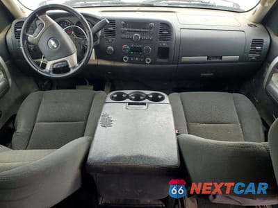 Zdjęcie 8 z 12 samochodu: 2007 CHEVROLET SILVERADO K1500 CREW CAB VIN:2GCEK13M671539855 - miniatura