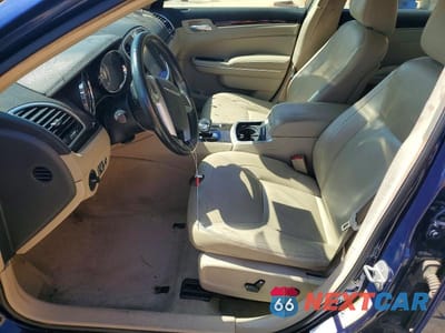 Zdjęcie 7 z 12 samochodu: 2014 CHRYSLER 300 VIN:2C3CCAAGXEH124323 - miniatura
