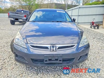 Piąte zdjęcie samochodu w środku: 2007 HONDA ACCORD LX VIN:1HGCM66377A032097 - miniatura