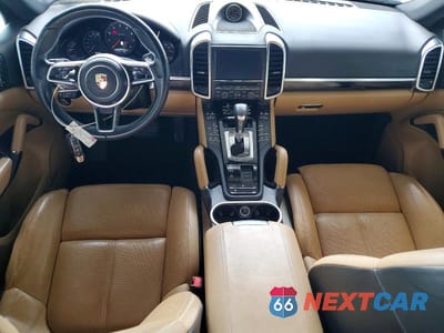 Zdjęcie 8 z 13 samochodu: 2016 PORSCHE CAYENNE VIN:WP1AA2A23GLA10638 - miniatura