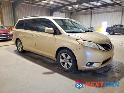 Czwarte zdjęcie samochodu z boku: 2012 TOYOTA SIENNA LE VIN:5TDKK3DC9CS191945 - miniatura