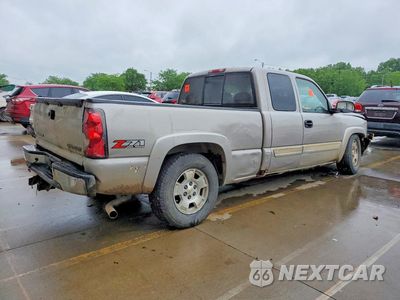 Trzecie zdjęcie samochodu z tyłu: 2004 CHEVROLET SILVERADO K1500 VIN:1GCEK19T74E172148 - miniatura