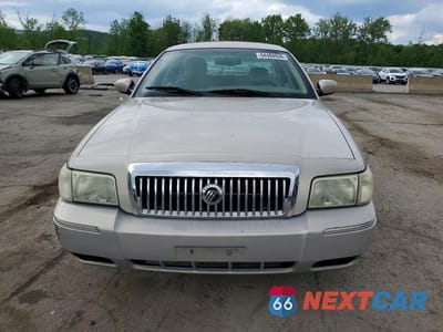 Piąte zdjęcie samochodu w środku: 2010 MERCURY GRAND MARQUIS LS VIN:2MEBM7FV8AX625322 - miniatura