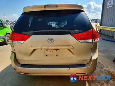 Zdjęcie 6 z 13 samochodu: 2014 TOYOTA SIENNA XLE 8-PASSENGER VIN:5TDYK3DC3ES517705 - miniatura