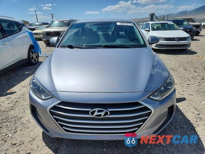 Piąte zdjęcie samochodu w środku: 2017 HYUNDAI ELANTRA SE VIN:5NPD84LF4HH155361 - miniatura