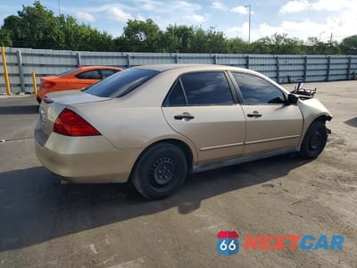 Trzecie zdjęcie samochodu z tyłu: 2006 HONDA ACCORD VALUE VIN:1HGCM56136A110107 - miniatura