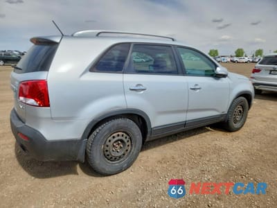 Trzecie zdjęcie samochodu z tyłu: 2012 KIA SORENTO EX VIN:5XYKUDA2XCG283137 - miniatura