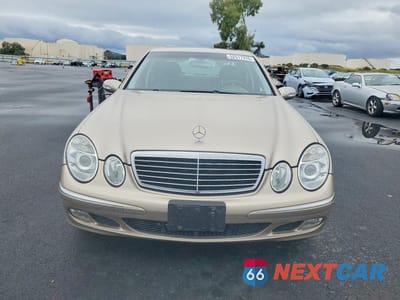 Piąte zdjęcie samochodu w środku: 2005 MERCEDES-BENZ E 320 VIN:WDBUF65J55A612117 - miniatura