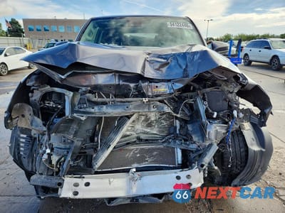 Piąte zdjęcie samochodu w środku: 2020 TOYOTA 4RUNNER SR5 VIN:JTEBU5JR1L5756737 - miniatura