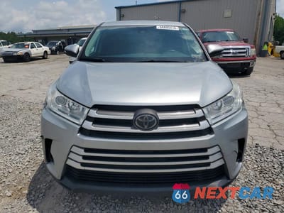 Piąte zdjęcie samochodu w środku: 2019 TOYOTA HIGHLANDER LE VIN:5TDZZRFH1KS292790 - miniatura