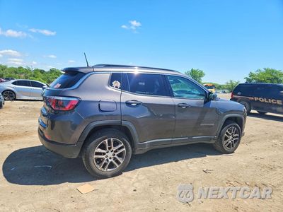Trzecie zdjęcie samochodu z tyłu: 2017 JEEP COMPASS LATITUDE VIN:3C4NJDBBXHT666175 - miniatura