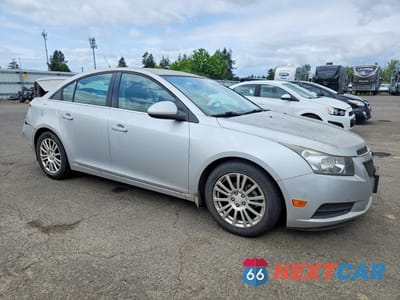 Czwarte zdjęcie samochodu z boku: 2012 CHEVROLET CRUZE ECO VIN:1G1PJ5SC9C7220354 - miniatura