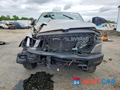 Piąte zdjęcie samochodu w środku: 2025 RAM 1500 REBEL VIN:1C6SRFLP0SN602436 - miniatura