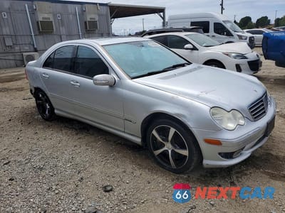 Czwarte zdjęcie samochodu z boku: 2007 MERCEDES-BENZ C 230 VIN:WDBRF52H87F874043 - miniatura