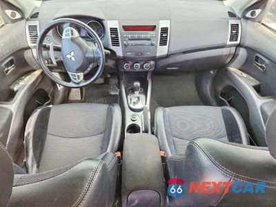 Zdjęcie 8 z 13 samochodu: 2012 MITSUBISHI OUTLANDER SE VIN:JA4JT3AW1CU025528 - miniatura