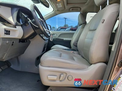 Zdjęcie 7 z 13 samochodu: 2019 TOYOTA SIENNA XLE PREMIUM 8-PASSENGER VIN:5TDYZ3DC6KS995012 - miniatura