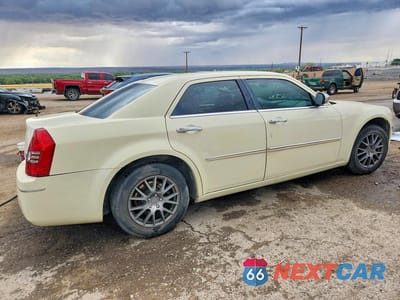 Trzecie zdjęcie samochodu z tyłu: 2010 CHRYSLER 300 TOURING VIN:2C3CA5CVXAH319325 - miniatura